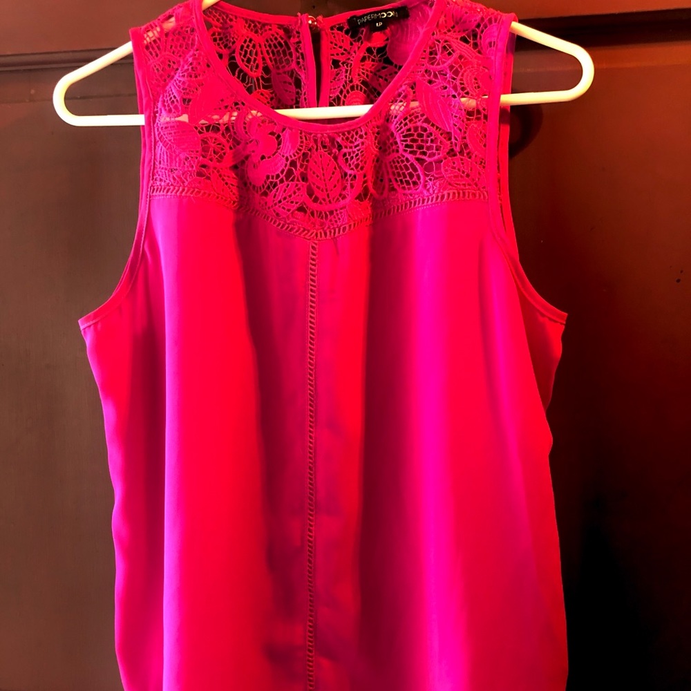 Hot Pink Tank w/lace, back keyhole button closure